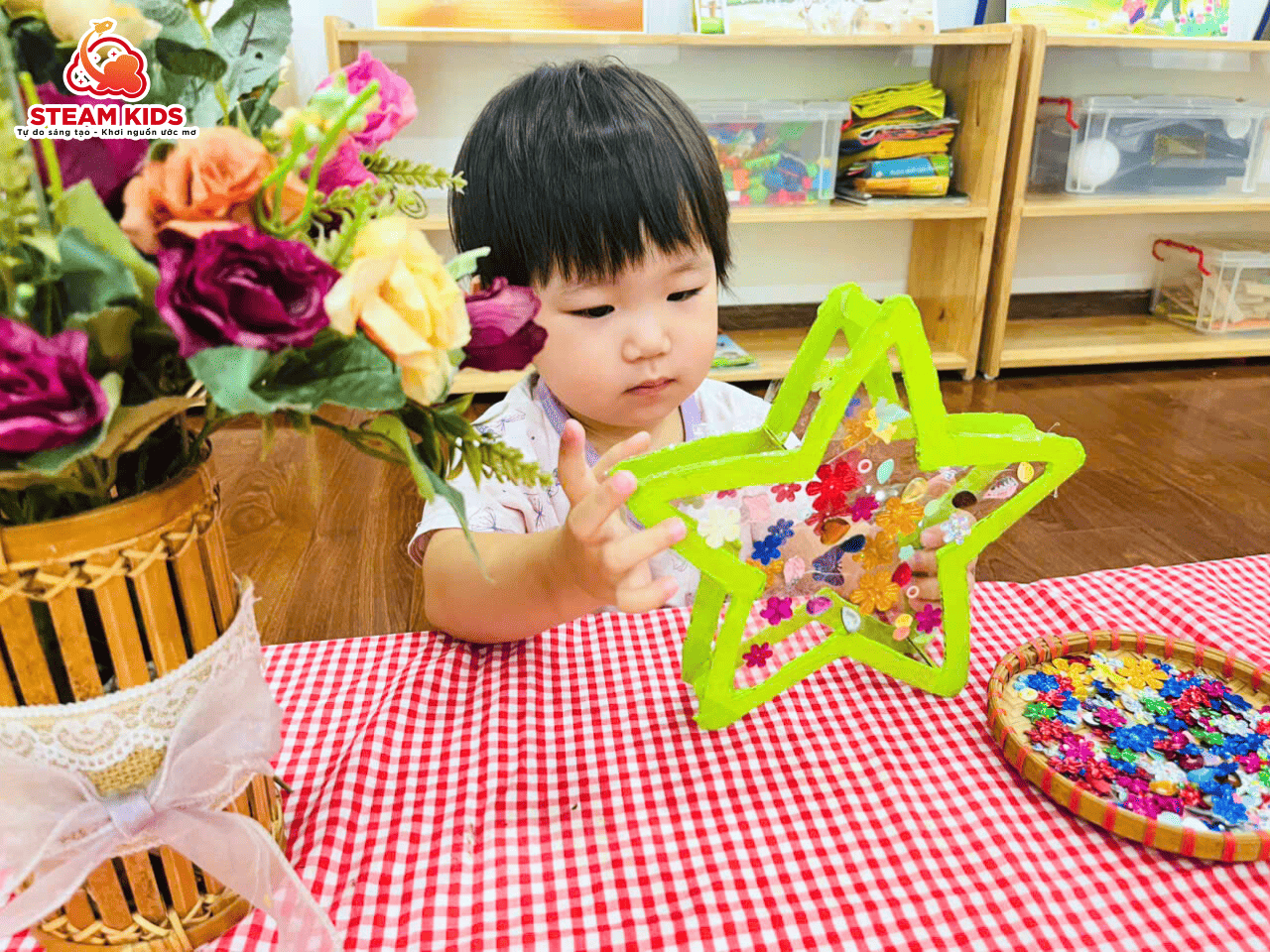 LUNG LINH ĐÈN LỒNG – TRUNG THU THÊM RỰC RỠ LUNG LINH ĐÈN LỒNG – TRUNG THU THÊM RỰC RỠ - Trường Mầm Non STEAM KIDS