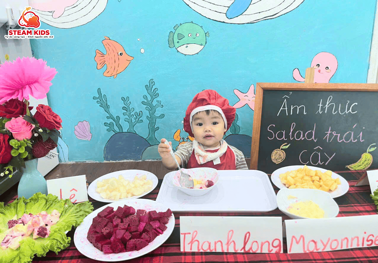 TIẾT HỌC ẨM THỰC – SALAD TRÁI CÂY TƯƠI NGON - Trường Mầm Non STEAM KIDS