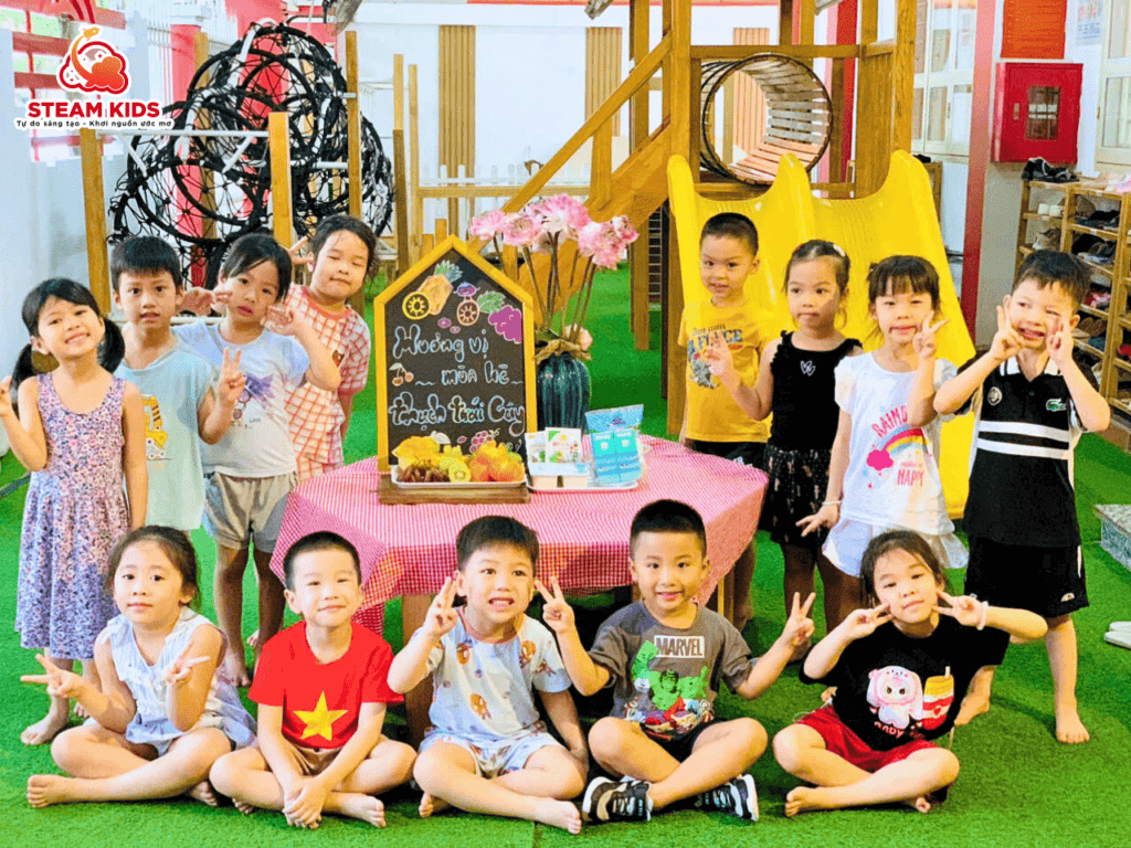 BÉ TỰ TAY LÀM THẠCH TRÁI CÂY – HƯƠNG VỊ MÙA HÈ TƯƠI NGON BÉ TỰ TAY LÀM THẠCH TRÁI CÂY – HƯƠNG VỊ MÙA HÈ TƯƠI NGON - Trường Mầm Non STEAM KIDS