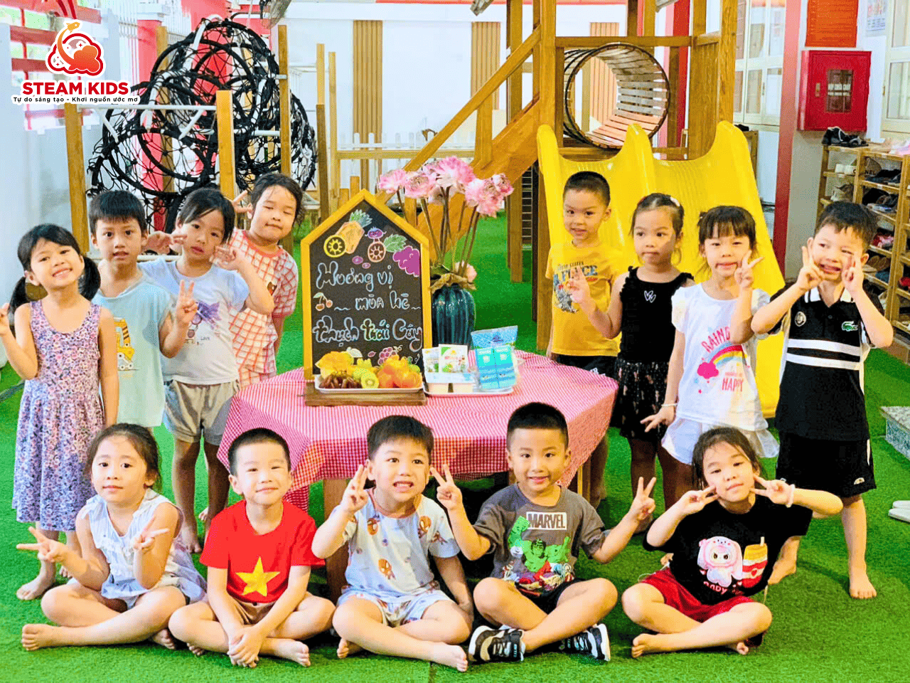 BÉ TỰ TAY LÀM THẠCH TRÁI CÂY – HƯƠNG VỊ MÙA HÈ TƯƠI NGON - Trường Mầm Non STEAM KIDS