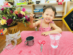 SỰ KỲ DIỆU CỦA NAM CHÂM – TIẾT HỌC STEAM CỦA CÁC NHÀ KHÁM PHÁ NHÍ LỚP STEAM 12 - Trường Mầm Non STEAM KIDS