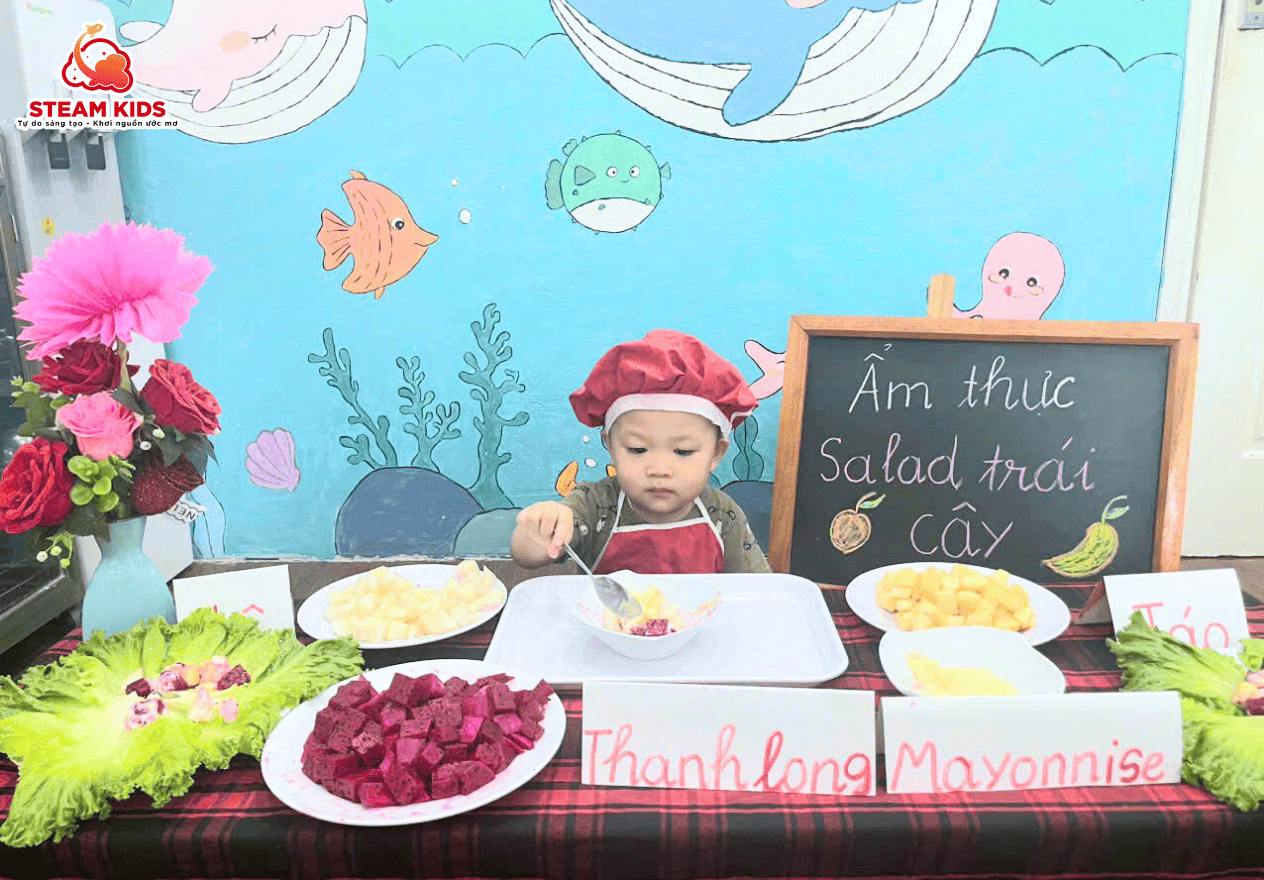 TIẾT HỌC ẨM THỰC – SALAD TRÁI CÂY TƯƠI NGON - Trường Mầm Non STEAM KIDS