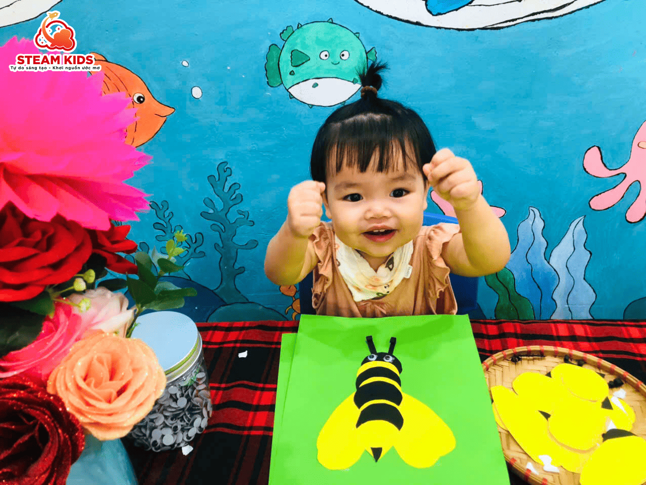 MỸ THUẬT SÁNG TẠO – LỚP STEAM 13 LÀM CHÚ ONG ĐÁNG YÊU - Trường Mầm Non STEAM KIDS