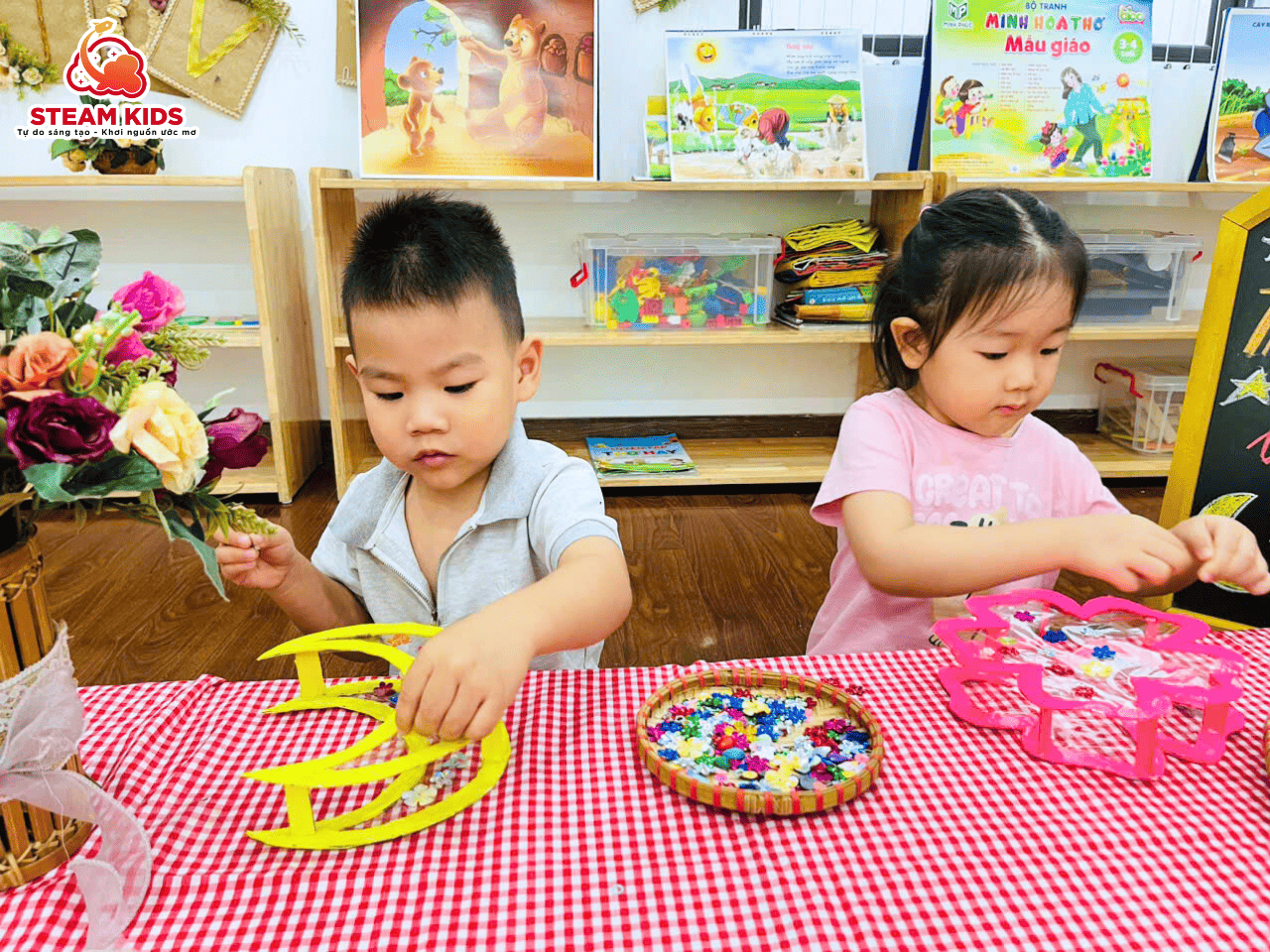 LUNG LINH ĐÈN LỒNG – TRUNG THU THÊM RỰC RỠ LUNG LINH ĐÈN LỒNG – TRUNG THU THÊM RỰC RỠ - Trường Mầm Non STEAM KIDS