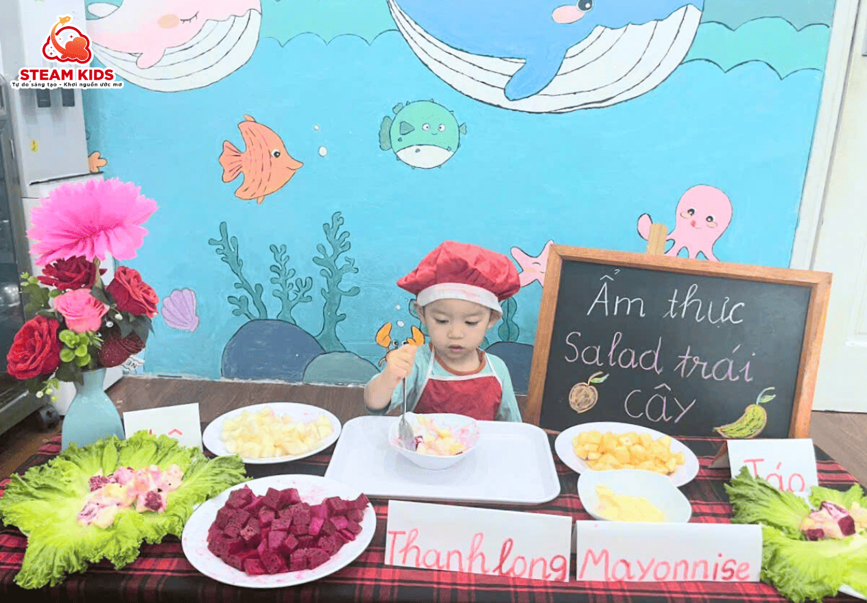 TIẾT HỌC ẨM THỰC – SALAD TRÁI CÂY TƯƠI NGON - Trường Mầm Non STEAM KIDS