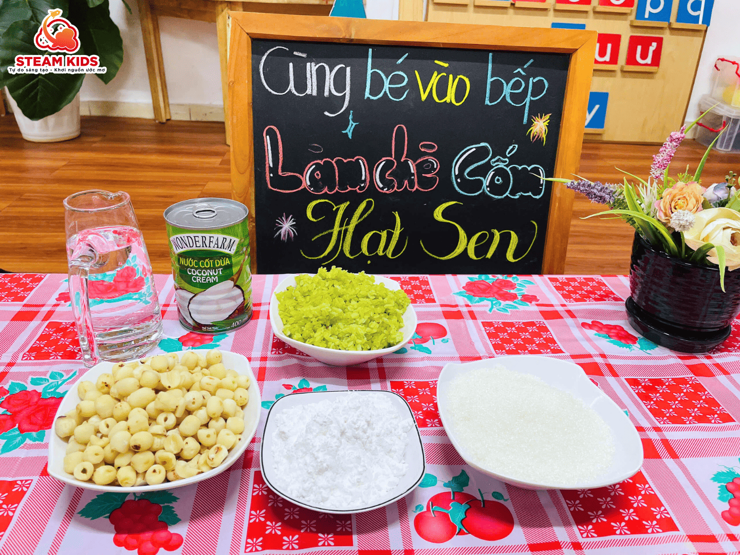 TIẾT ẨM THỰC: BÉ LÀM CHÈ CỐM HẠT SEN - Trường Mầm Non STEAM KIDS