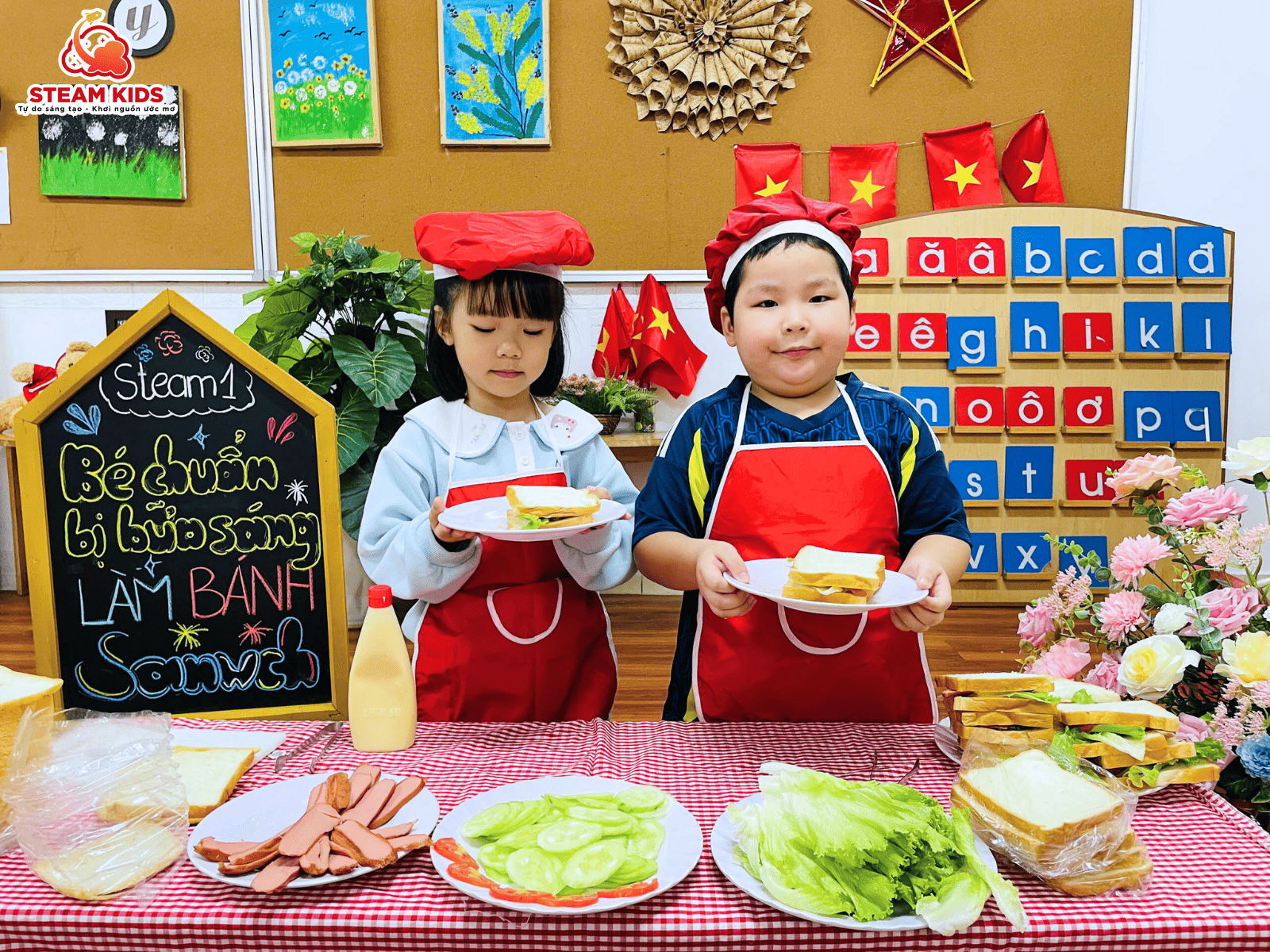 HOẠT ĐỘNG ẨM THỰC – BÉ LÀM BÁNH SANDWICH TẠI STEAM 1 HOẠT ĐỘNG ẨM THỰC – BÉ LÀM BÁNH SANDWICH TẠI STEAM 1 - Trường Mầm Non STEAM KIDS