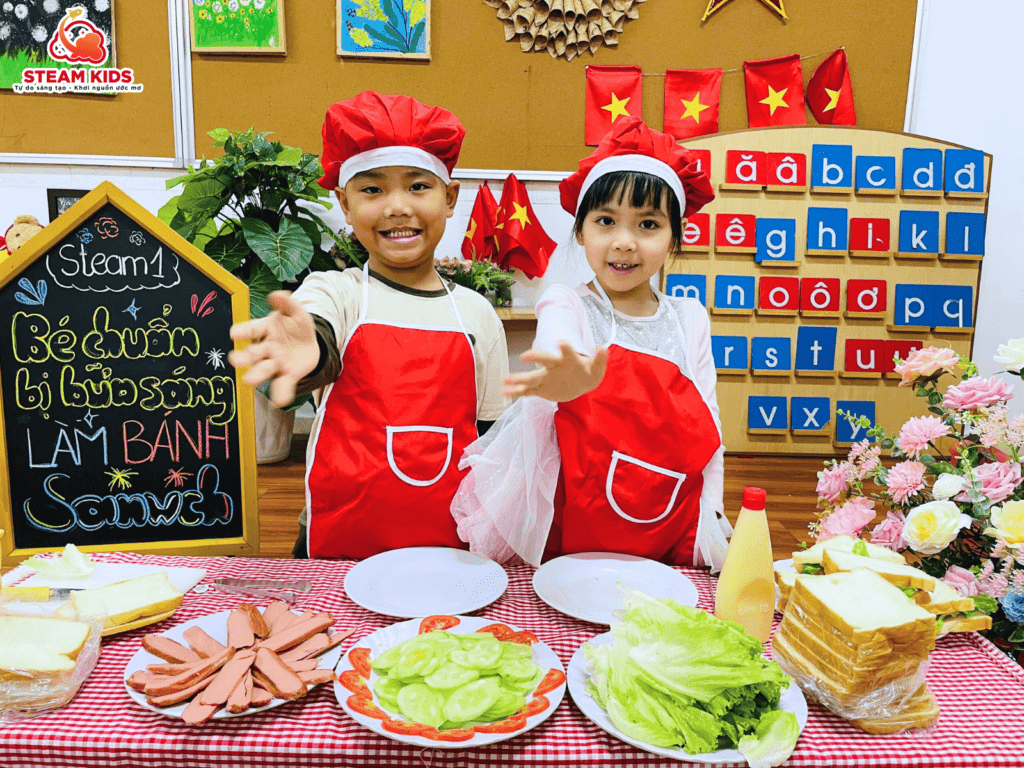 HOẠT ĐỘNG ẨM THỰC – BÉ LÀM BÁNH SANDWICH TẠI STEAM 1 HOẠT ĐỘNG ẨM THỰC – BÉ LÀM BÁNH SANDWICH TẠI STEAM 1 - Trường Mầm Non STEAM KIDS
