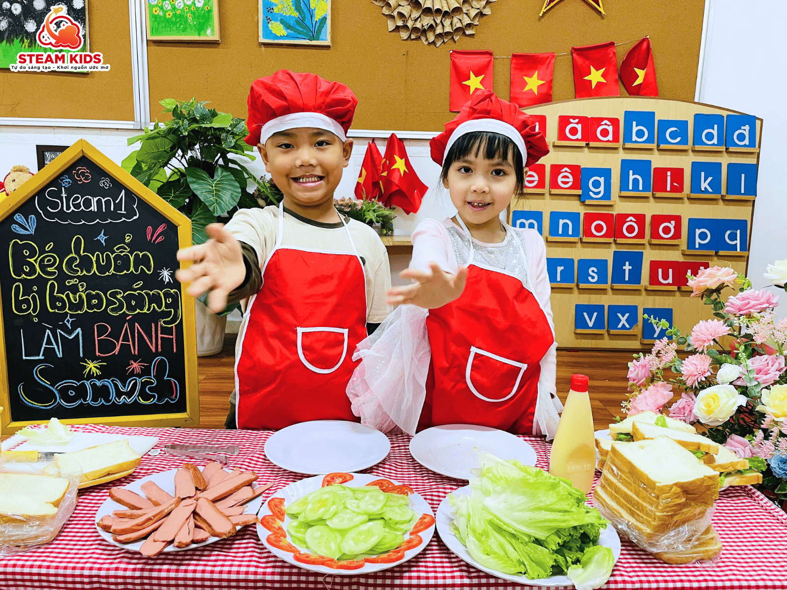 HOẠT ĐỘNG ẨM THỰC – BÉ LÀM BÁNH SANDWICH TẠI STEAM 1 - Trường Mầm Non STEAM KIDS