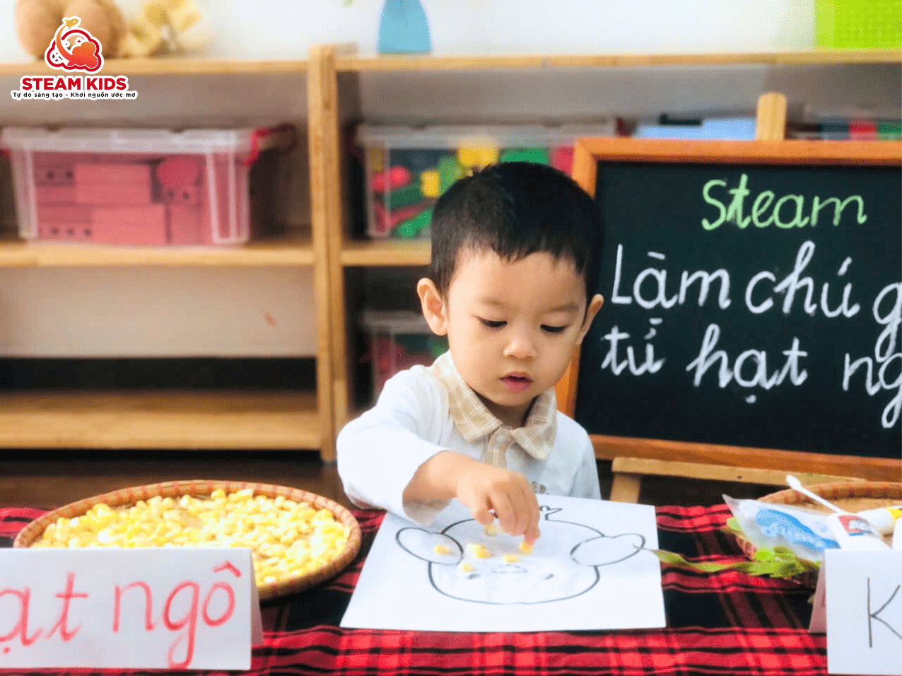STEAM TIME – CÙNG BÉ LÀM CON GÀ TỪ HẠT NGÔ - Trường Mầm Non STEAM KIDS