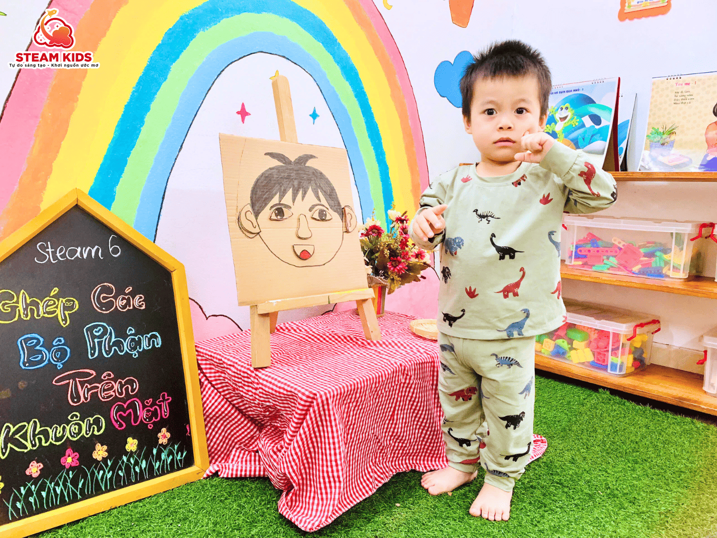 TIẾT HỌC VUI NHỘN: GHÉP CÁC BỘ PHẬN TRÊN KHUÔN MẶT - Trường Mầm Non STEAM KIDS