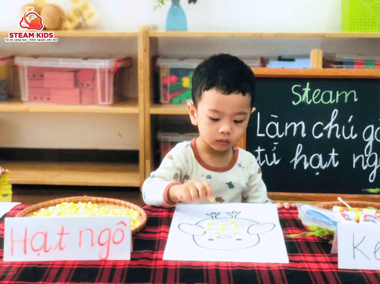 STEAM TIME – CÙNG BÉ LÀM CON GÀ TỪ HẠT NGÔ - Trường Mầm Non STEAM KIDS