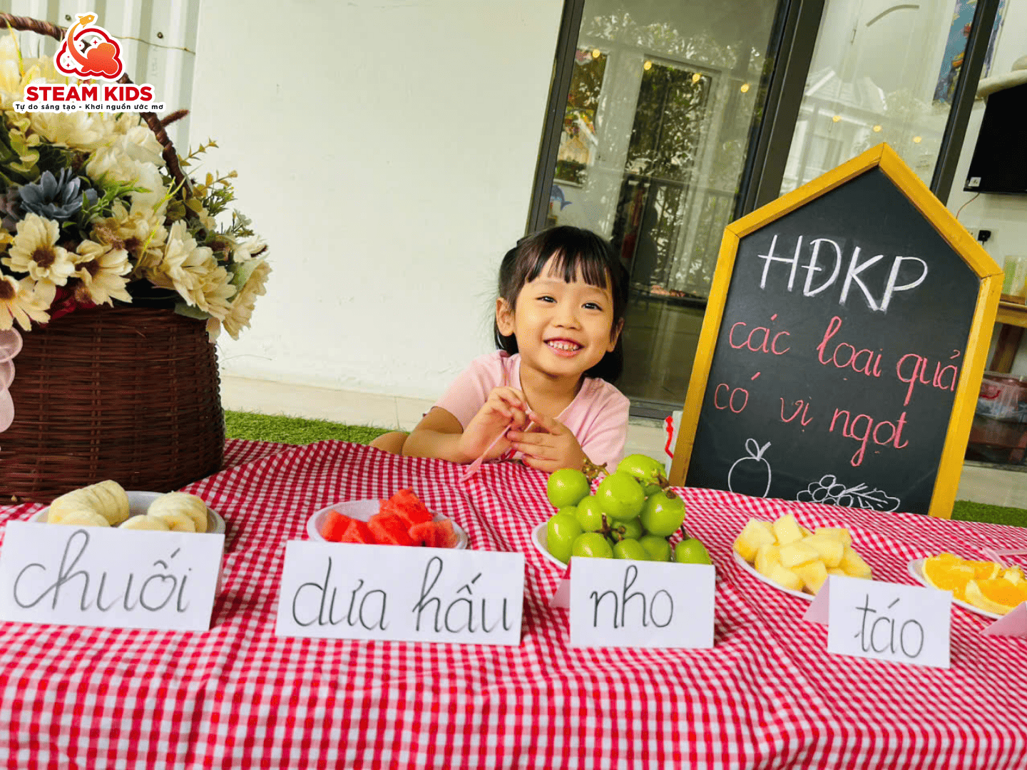 KHÁM PHÁ HƯƠNG VỊ NGỌT NGÀO TỪ TRÁI CÂY TƯƠI MÁT - Trường Mầm Non STEAM KIDS