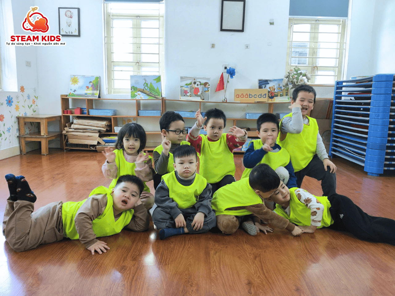 CÁC VẬN ĐỘNG VIÊN NHÍ ĐẦY NĂNG LƯỢNG CÁC VẬN ĐỘNG VIÊN NHÍ ĐẦY NĂNG LƯỢNG - Trường Mầm Non STEAM KIDS