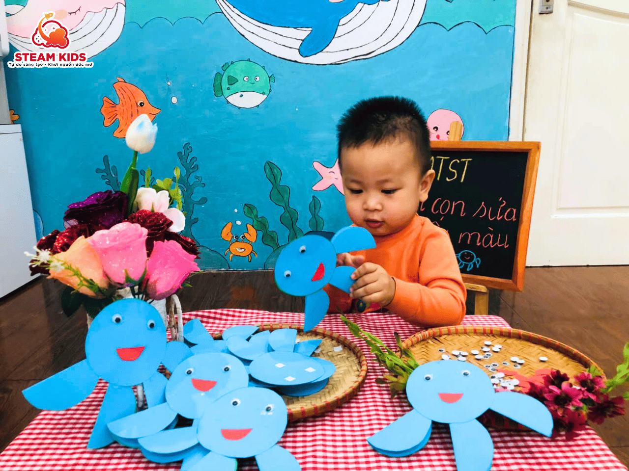 MỸ THUẬT SÁNG TẠO – BÉ LÀM CON SỨA BIỂN ĐÁNG YÊU MỸ THUẬT SÁNG TẠO – BÉ LÀM CON SỨA BIỂN ĐÁNG YÊU - Trường Mầm Non STEAM KIDS