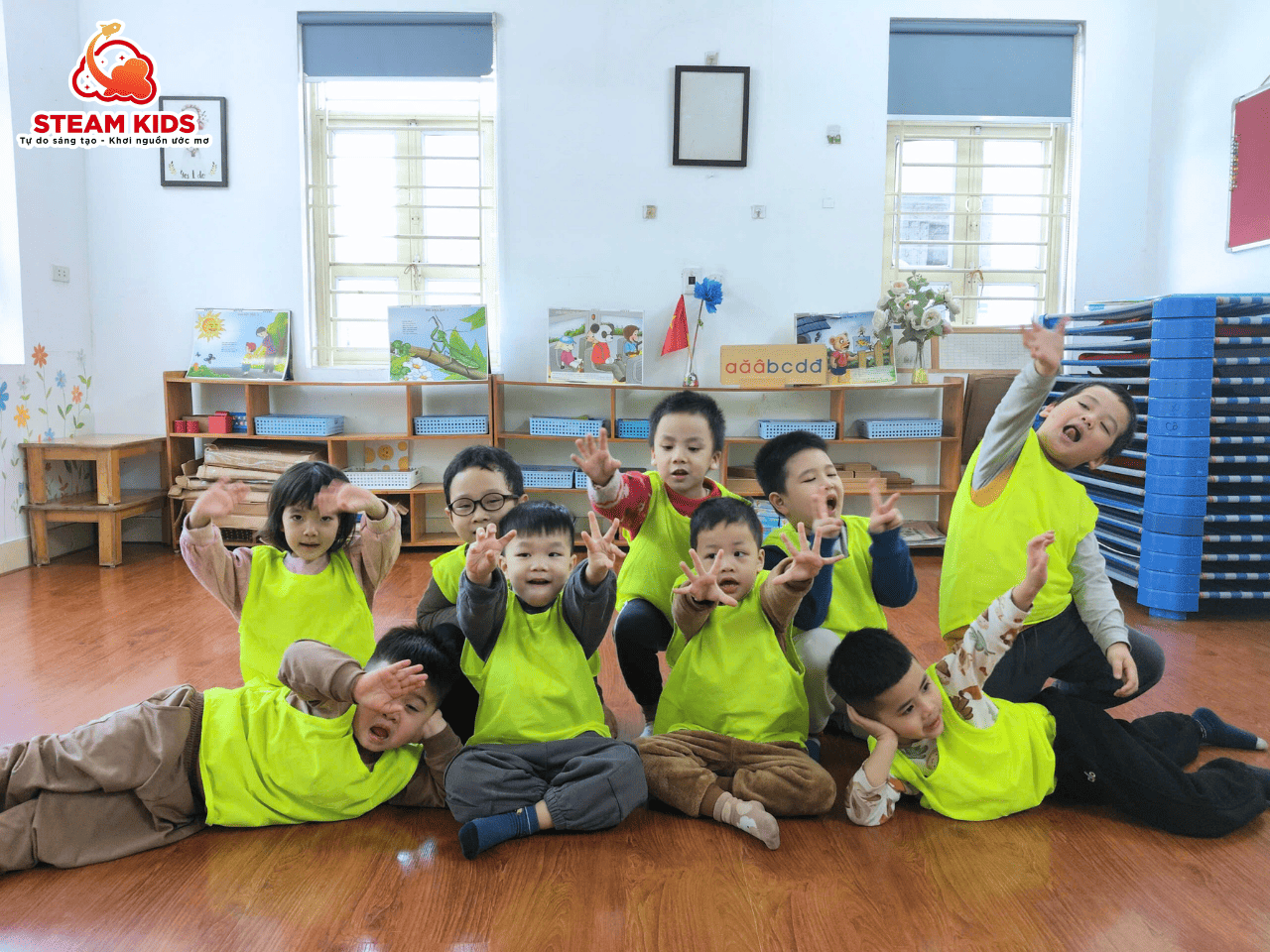 CÁC VẬN ĐỘNG VIÊN NHÍ ĐẦY NĂNG LƯỢNG CÁC VẬN ĐỘNG VIÊN NHÍ ĐẦY NĂNG LƯỢNG - Trường Mầm Non STEAM KIDS