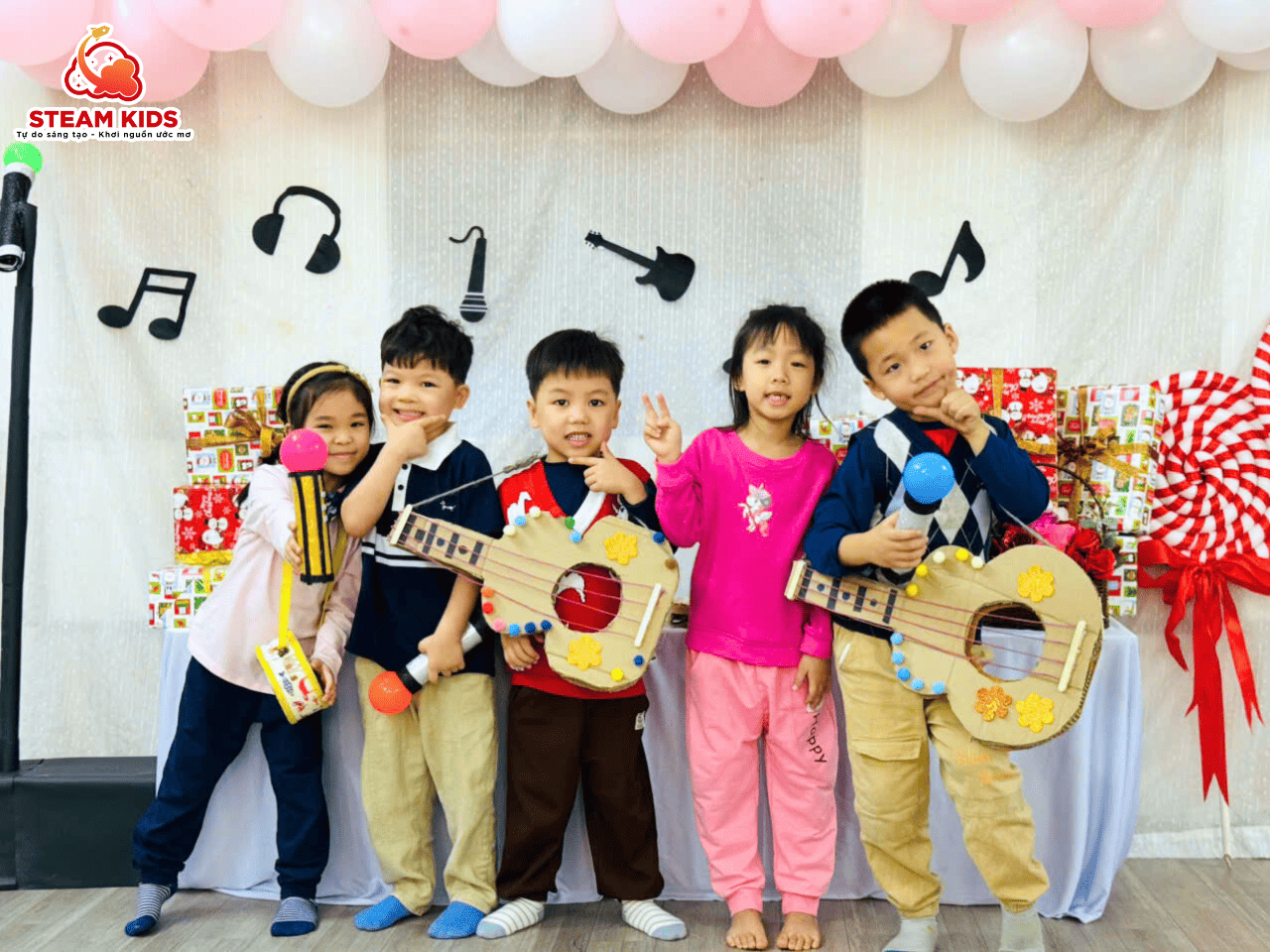 ĐỌC RAP CÙNG THƠ – MỖI NGÀY ĐẾN LỚP LÀ MỘT NGÀY CON ĐƯỢC HÓA THÂN - Trường Mầm Non STEAM KIDS