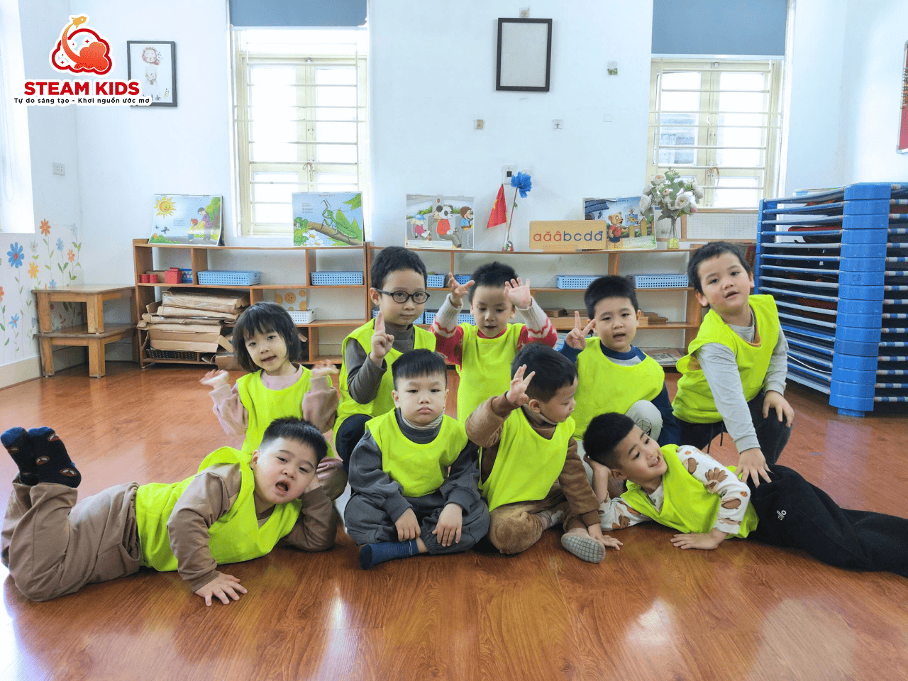 CÁC VẬN ĐỘNG VIÊN NHÍ ĐẦY NĂNG LƯỢNG CÁC VẬN ĐỘNG VIÊN NHÍ ĐẦY NĂNG LƯỢNG - Trường Mầm Non STEAM KIDS