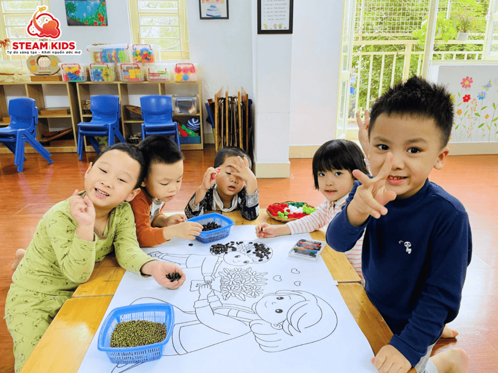 HOẠT ĐỘNG TRẢI NGHIỆM: “MÓN QUÀ TẶNG MẸ” - Trường Mầm Non STEAM KIDS