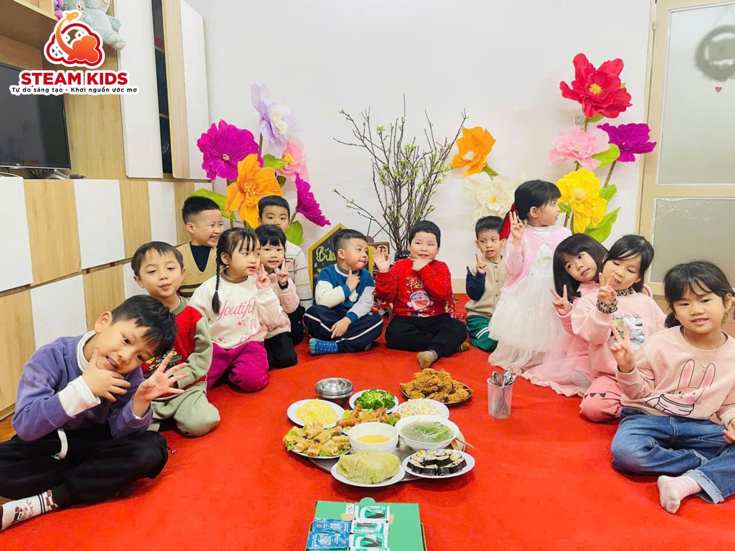 BỮA TIỆC TẤT NIÊN CUỐI NĂM – LỚP STEAM 1 - Trường Mầm Non STEAM KIDS